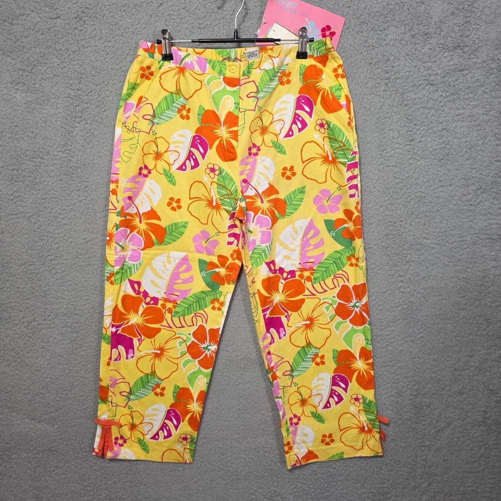 Onque Casual‎ Yellow Floral Tropical Button Front Capri Medium Pockets NWT